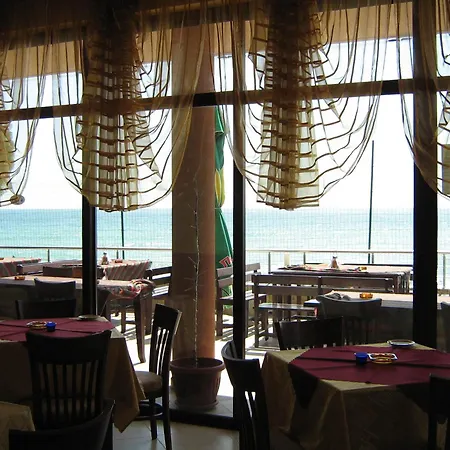 блян Хотел 3*