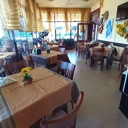 Хотел блян Равда