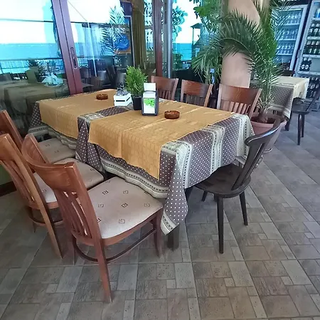 блян Хотел 3*